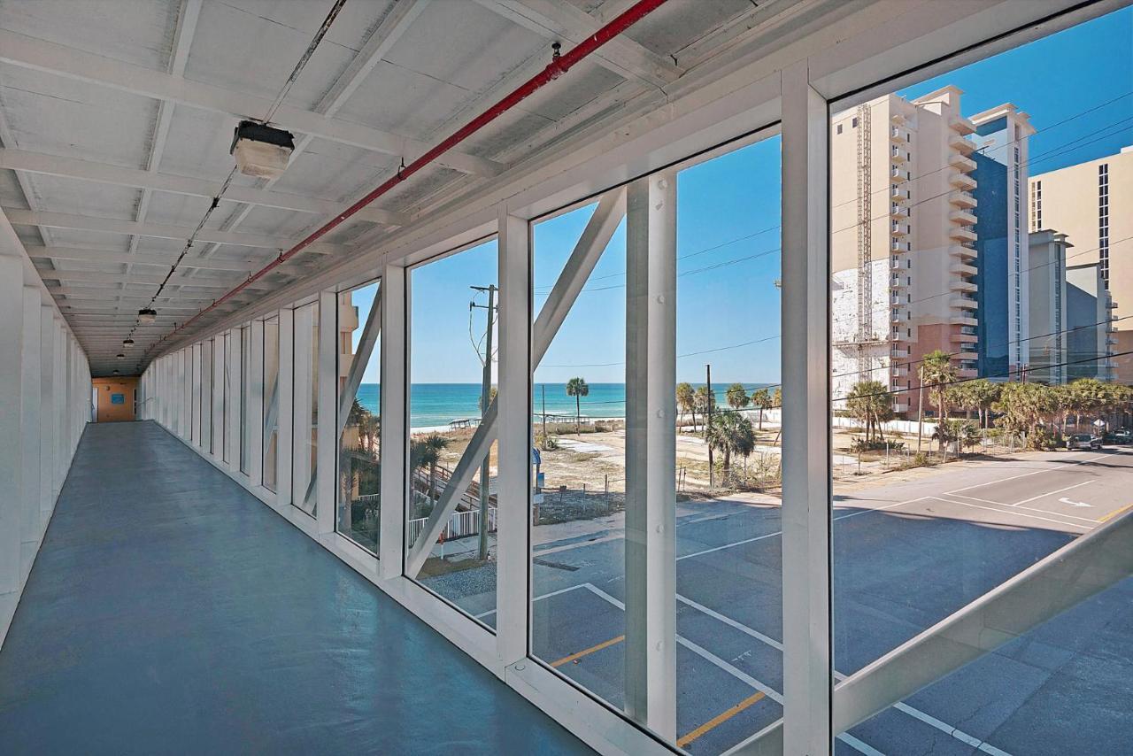 New Property! Vacation Right On The Gulf In & Seafoam Sleeps 6! Holiday home