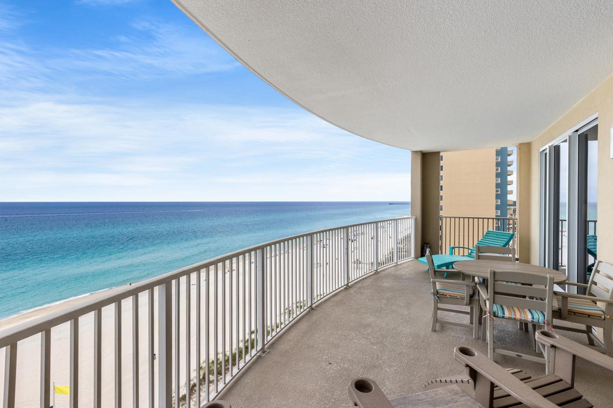 New Property! Vacation Right On The Gulf In & Seafoam Sleeps 6! Holiday home Panama City Beach