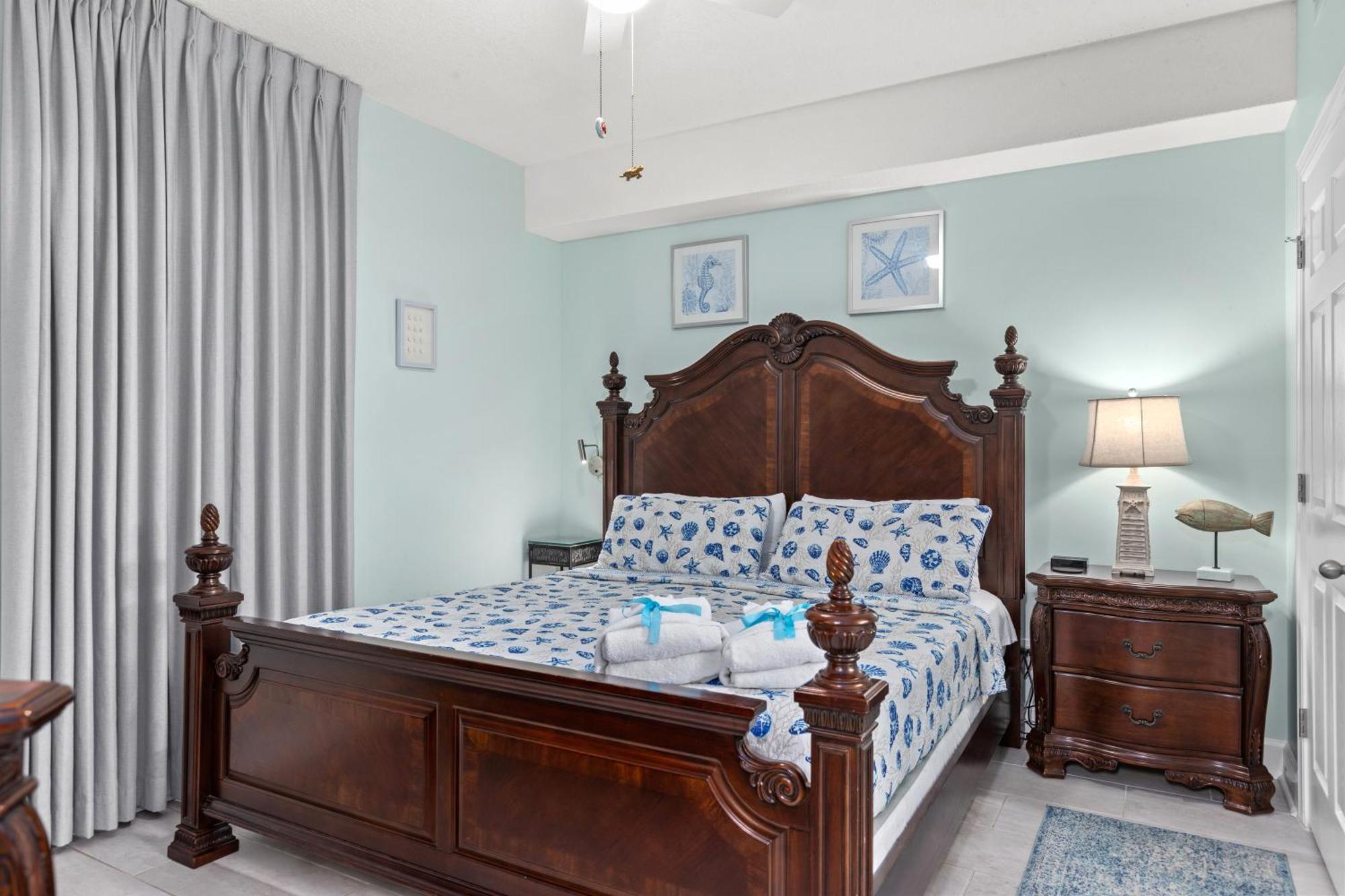 New Property! Vacation Right On The Gulf In & Seafoam Sleeps 6! Holiday home Panama City Beach
