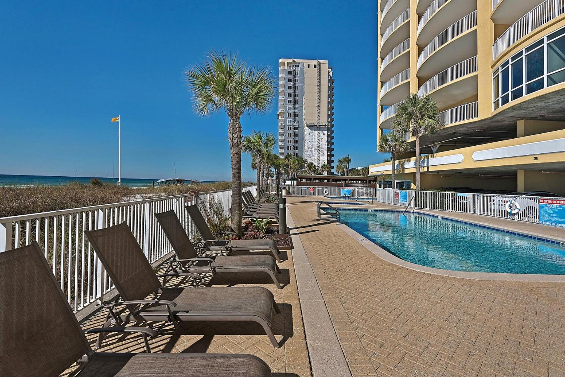 Holiday home New Property! Vacation Right On The Gulf In & Seafoam Sleeps 6! *