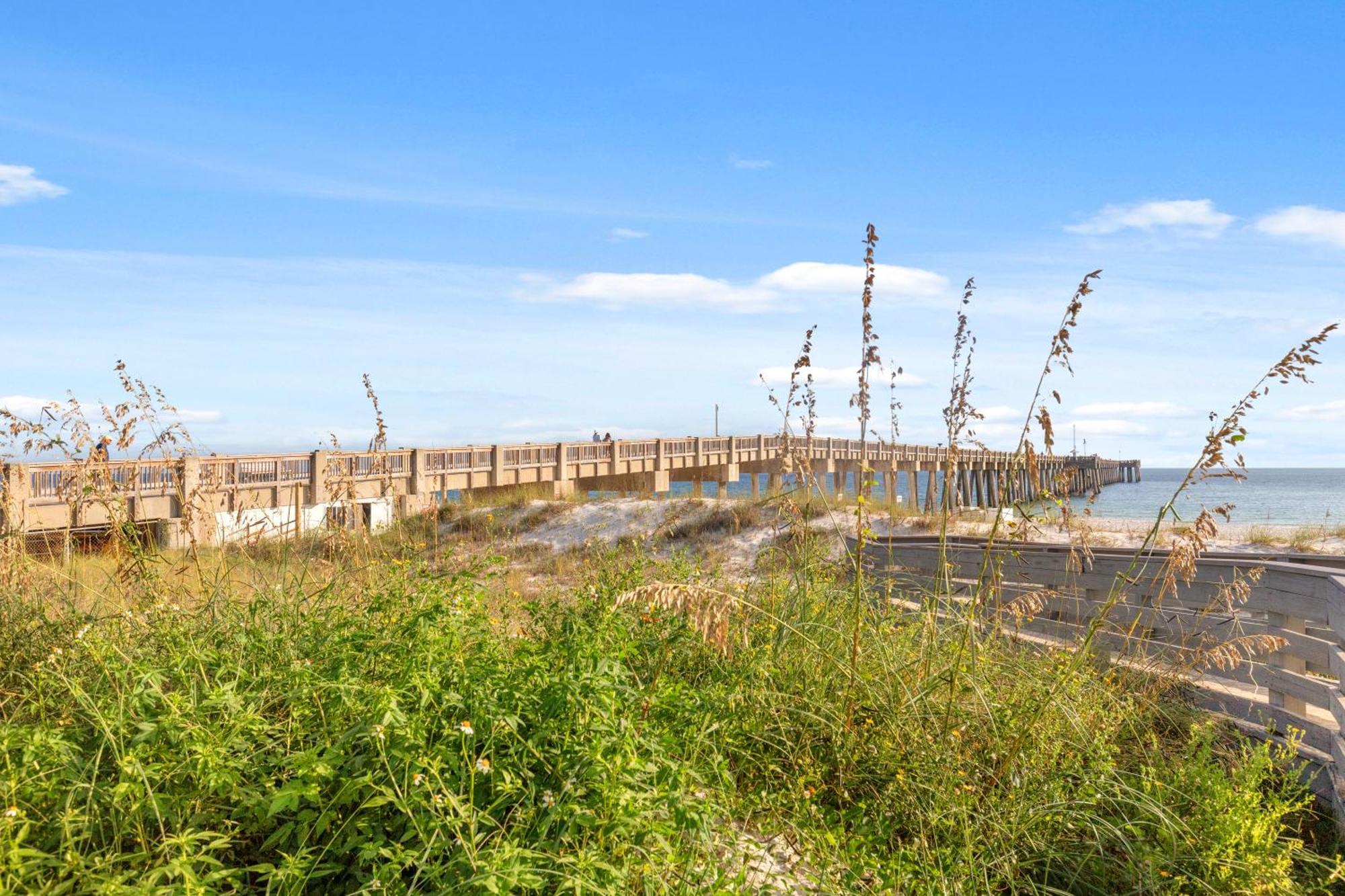 Holiday home New Property! Vacation Right On The Gulf In & Seafoam Sleeps 6! *