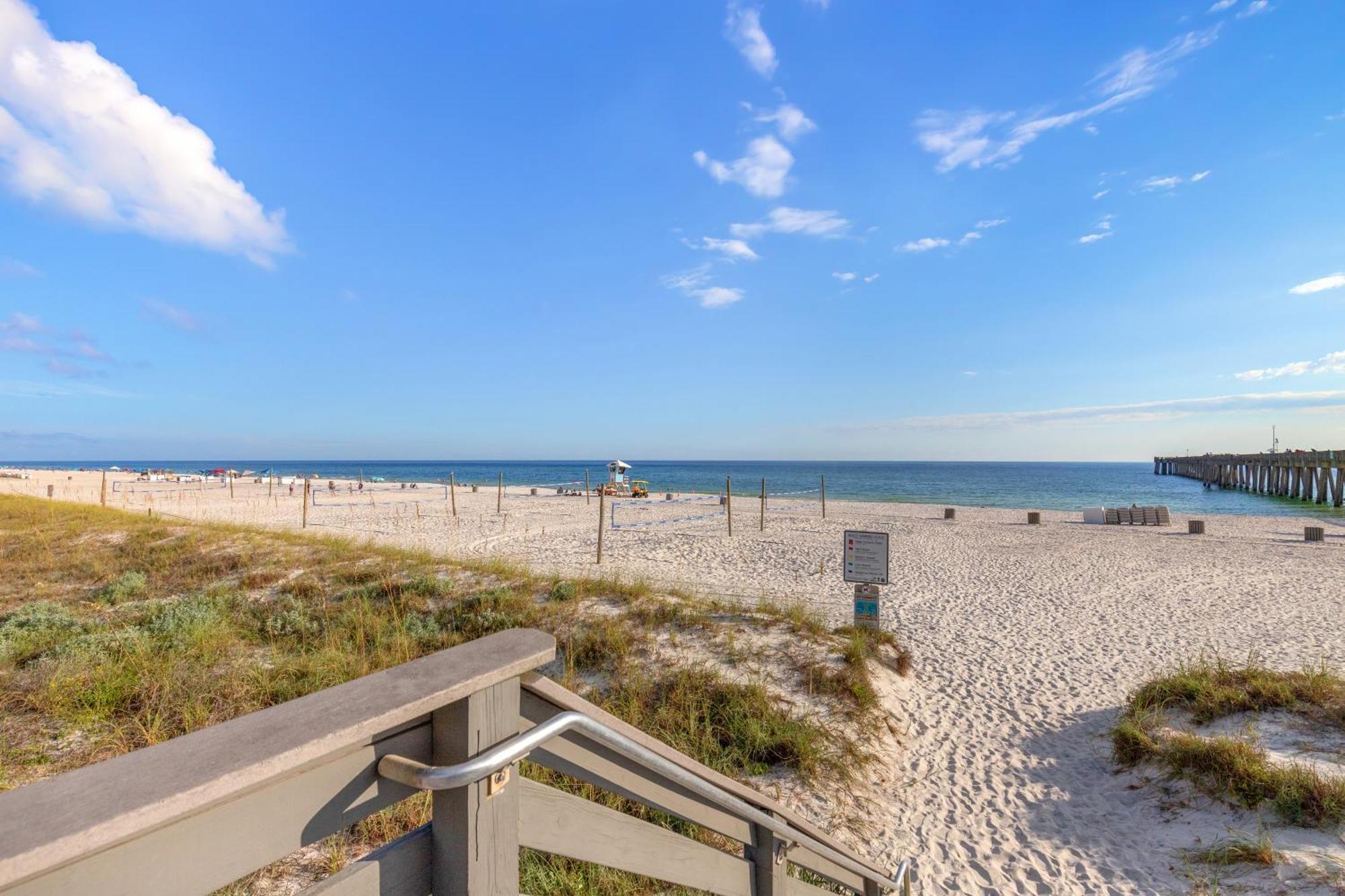 New Property! Vacation Right On The Gulf In & Seafoam Sleeps 6! Holiday home Panama City Beach