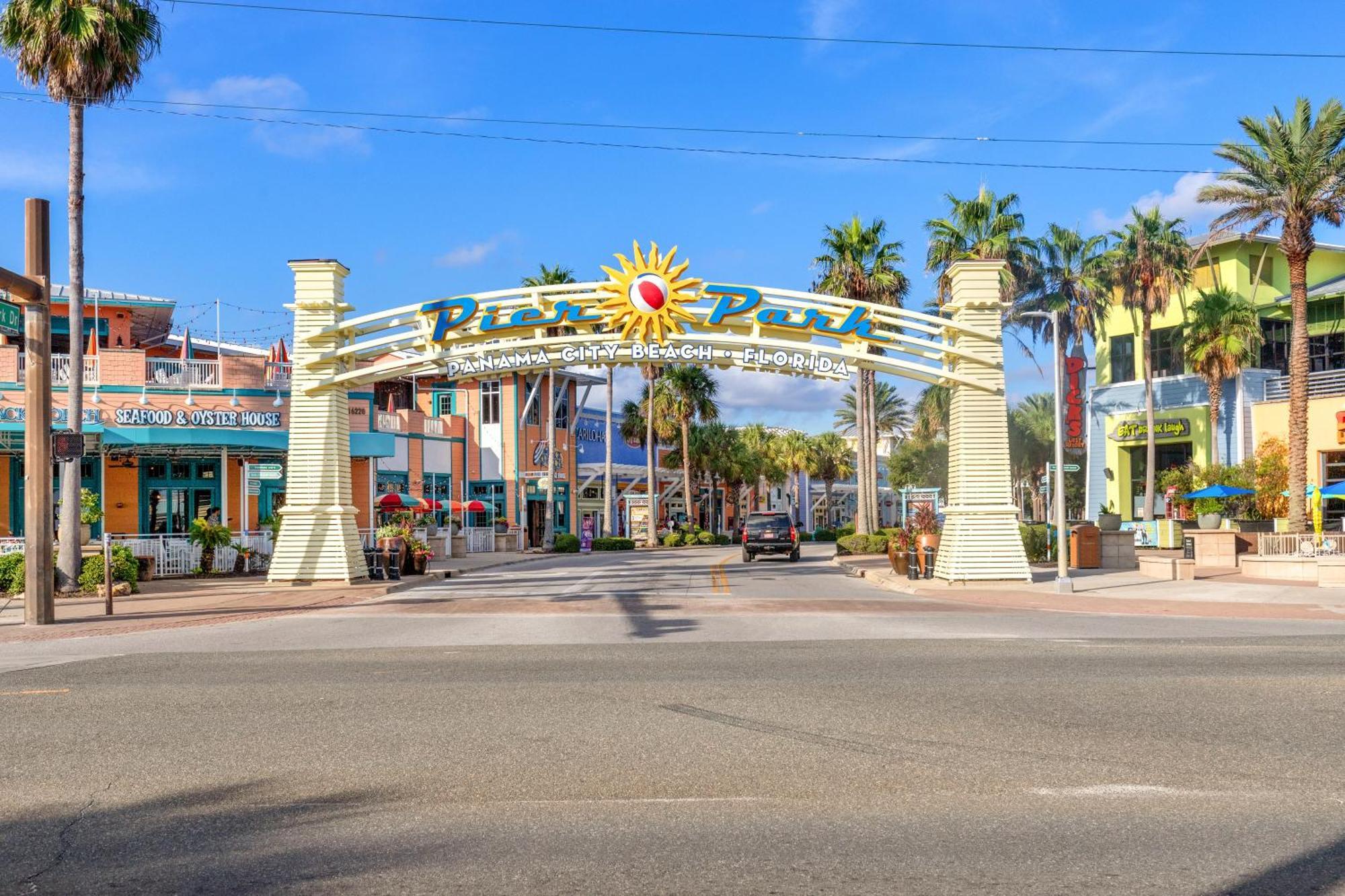 New Property! Vacation Right On The Gulf In & Seafoam Sleeps 6! Holiday home *